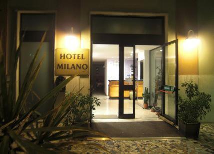 לואנו Hotel Milano מראה חיצוני תמונה